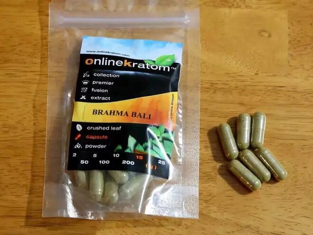Chất gây nghiện mới 'chết người' tấn công giới trẻ? - 4
Kratom dễ dàng tuồn về Việt Nam qua đường xách tay. Ảnh: NTN