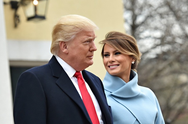 Quyền lực ngầm của Đệ nhất phu nhân Melania trong Nhà Trắng - 1
Đệ nhất phu nhân Mỹ Melania Trump được cho là có quyền lực ngầm cực lớn bên trong Nhà Trắng. (Ảnh: AFP)