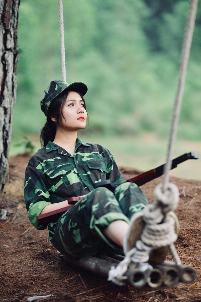 Nữ sinh “thiên thần áo dài” lại gây thương nhớ với trang phục áo lính | Báo Dân trí Nữ Sinh “Thiên Thần Áo Dài” Lại Gây Thương Nhớ Với Trang Phục Áo Lính | Báo Dân Trí