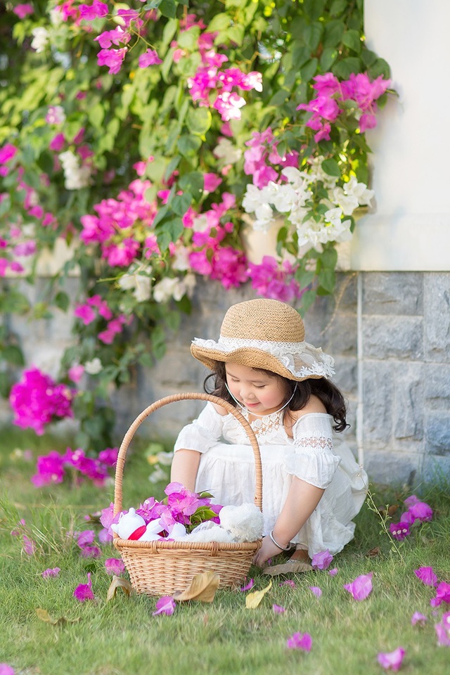 Ngày nắng đẹp bên giàn hoa giấy của "thiên thần nhí" Mimi - 11 Ngày nắng đẹp bên giàn hoa giấy của "thiên thần nhí" Mimi - 11