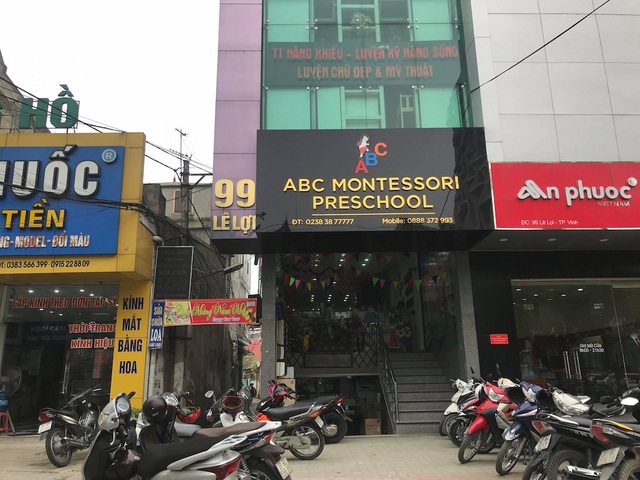 Nghệ An: Đình chỉ cơ sở mầm non nơi cô giáo bạo hành trẻ - 1
Với cương vị là đơn vị quản lý, hiện tại UBND phường Lê Lợi (TP Vinh, Nghệ An) đã ra Quyết định đình chỉ hoạt động đối với cơ sở mầm non tư thục ABC Montessori Preschool.