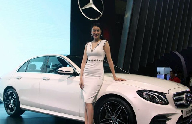 Dân Việt chơi Maybach Audi: Thái Lan ngả mũ, Singapore kém xa - 2
Những chiếc xe sang liên tục được chào hàng tại các cuộc triển lãm xe hơi trong nước