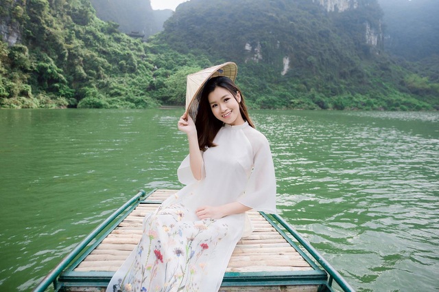 Nữ sinh Ngoại giao nào sẽ đăng quang tại chung kết Hoa khôi tối 6/5? - 5 Thí sinh Phùng Hồng Ngọc - SBD MD03