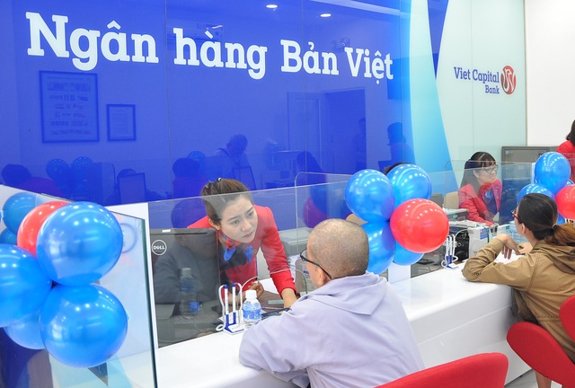 Chọn mặt gửi vàng trong cuộc chiến bán lẻ ngành ngân hàng - 2 Chọn mặt gửi vàng trong cuộc chiến bán lẻ ngành ngân hàng - 2