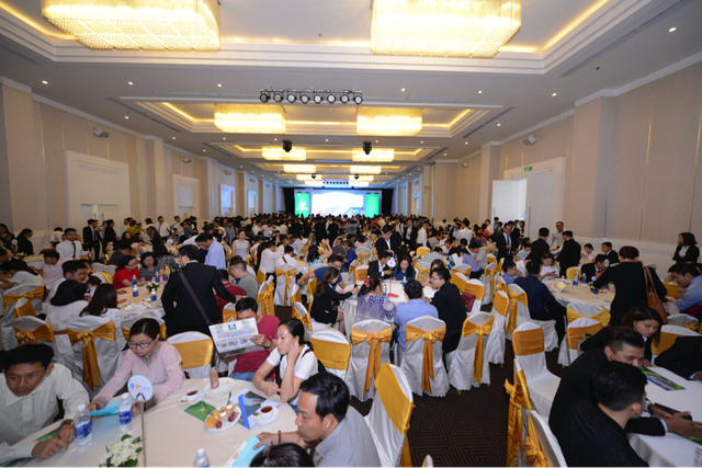 Thị trường địa ốc TPHCM giao dịch sôi động như cơn sốt năm 2007-2008 - 1 green1-15244455280201133180813 green1-15244455280201133180813 Hơn 1.100 khách hàng phải bốc thăm để đăng ký nguyện vọng mua căn hộ Green Star Sky Garden Thị trường địa ốc TPHCM giao dịch sôi động như cơn sốt năm 2007-2008 Thị trường địa ốc TPHCM giao dịch sôi động như cơn sốt năm 2007-2008 green1 15244455280201133180813