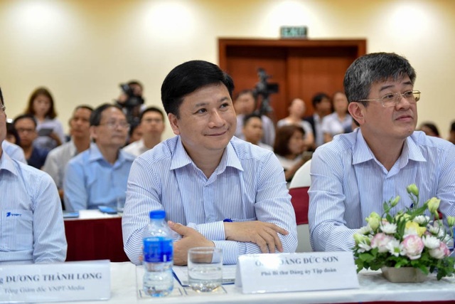 Nhân tài Đất Việt 2018 chính thức khởi động, tăng gấp đôi giá trị giải thưởng - 7
Các đại diện VNPT tham dự buổi họp báo Phát động Giải thưởng Nhân tài Đất Việt.
