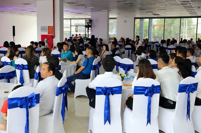 Hơn 300 khách hàng tham dự lễ tri ân khách hàng New Life Tower - 2
Từ 8h30 sáng, hơn 300 khách mời đã có mặt tại sự kiện.