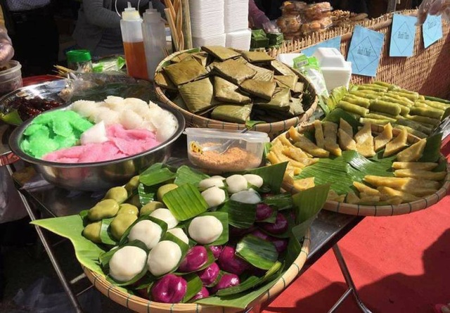 Hàng trăm loại bánh ngon phục vụ du khách trong những ngày lễ - 11 Các loại bánh dân gian Nam Bộ đều trông rất đẹp mắt và hương vị cũng rất ngon.