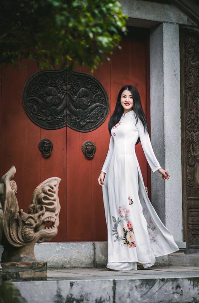 Hoa khôi ĐH Tài Nguyên Môi trường: "Đẹp nhân tạo hay tự nhiên không quan trọng bằng nhân cách" - 3 Hoa khôi ĐH Tài Nguyên Môi trường: "Đẹp nhân tạo hay tự nhiên không quan trọng bằng nhân cách" - 3