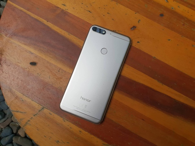 Honor tung smartphone "cam kép" giá 3,9 triệu đồng - 2 Honor 7C