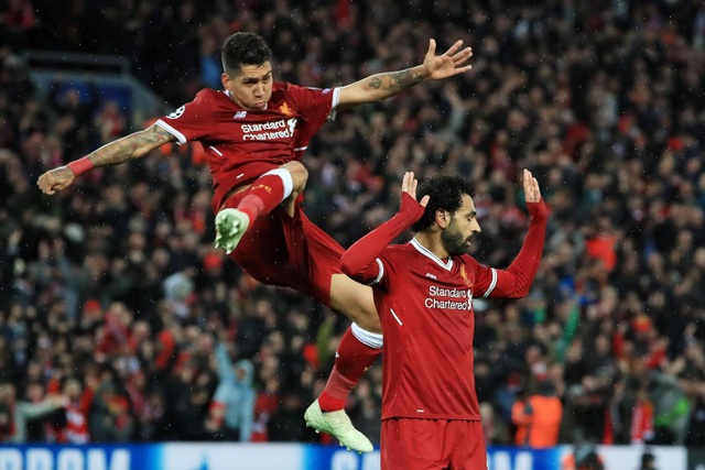 Những khoảnh khắc ấn tượng trong chiến thắng của Liverpool trước AS Roma - 14
Tiền đạo người Ai Cập vẫn từ chối ăn mừng dù các đồng đội khá hưng phấn