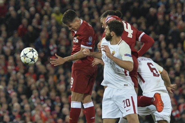 Những khoảnh khắc ấn tượng trong chiến thắng của Liverpool trước AS Roma - 18
Firmino hoàn tất cú đúp ở phút 69, anh đã đón quả phạt góc để đánh đầu tung lưới Roma đưa Liverpool vượt lên dẫn 5-0