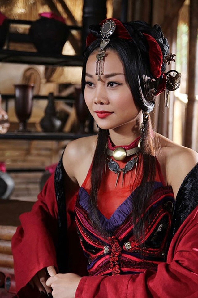 Hà Hồ - Thanh Hằng: Sự nghiệp tương đồng, tình duyên trái ngược - 17 Mỹ Nhân kế...