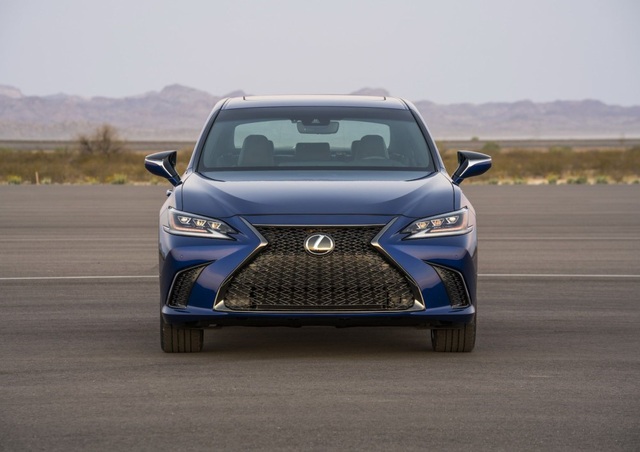Lexus ES thế hệ mới - Động cơ cũ, sức mạnh mới - 6 Lexus ES thế hệ mới - Động cơ cũ, sức mạnh mới - 6
