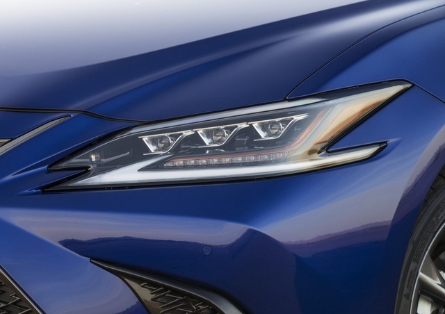 Lexus ES thế hệ mới - Động cơ cũ, sức mạnh mới - 7 Lexus ES thế hệ mới - Động cơ cũ, sức mạnh mới - 7