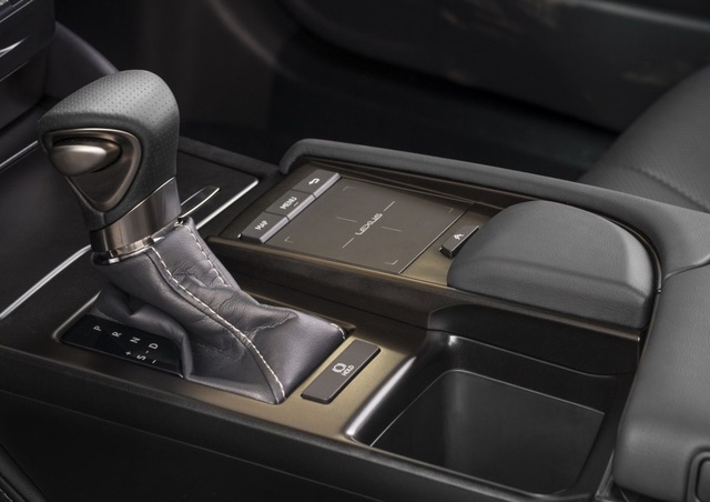 Lexus ES thế hệ mới - Động cơ cũ, sức mạnh mới - 16 Lexus ES thế hệ mới - Động cơ cũ, sức mạnh mới - 16
