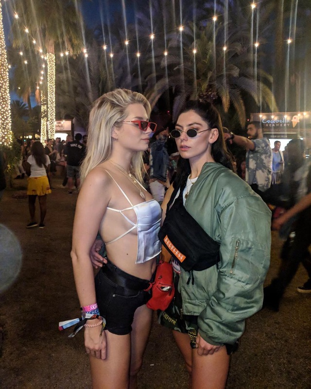 Lottie Moss hở bạo ra phố - Ảnh 7. Lottie Moss hở bạo ra phố - Ảnh 7.