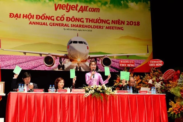 Nhân viên Vietjet đến từ 40 quốc gia, đóng ngân sách 1,4 tỷ đồng/người - 1
Công ty cổ phần Hàng không Vietjet (mã VJC – HOSE) đã tiến hành Đại hội đồng cổ đông thường niên năm 2018.