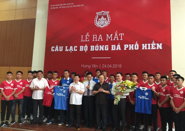 Tân Á Đại Thành ra mắt câu lạc bộ bóng đá Phố Hiến - 1 CLB Bóng đá Phố Hiến được sự quan tâm lớn của lãnh đạo tỉnh Hưng Yên
