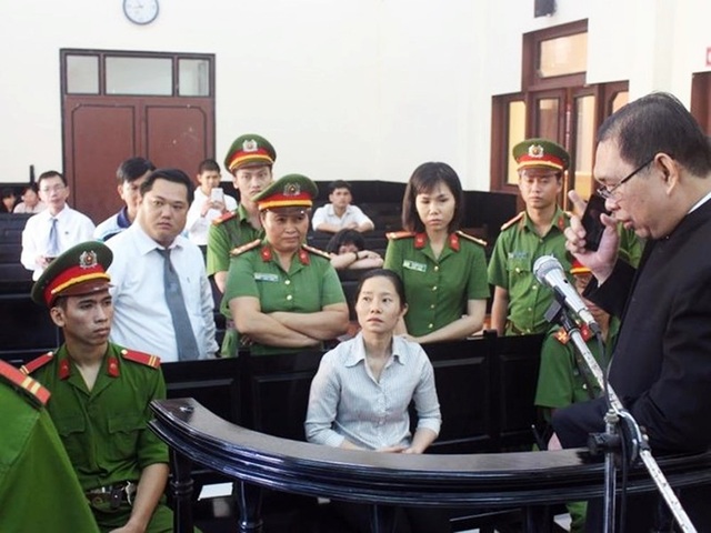 60 luật sư nhận định có oan sai, tòa vẫn tuyên bị cáo có tội - 1 Bị cáo Tuyết lãnh 12 năm tù.