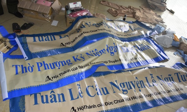 Triệu tập 5 đối tượng, thu giữ nhiều tài liệu tuyên truyền của “Hội thánh Đức Chúa Trời” - 2 Triệu tập 5 đối tượng, thu giữ nhiều tài liệu tuyên truyền của “Hội thánh Đức Chúa Trời” - 2