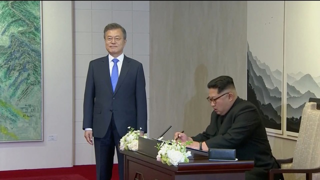 Ông Kim Jong-un: "Tôi muốn viết nên chương mới trong quan hệ liên Triều" - 12 Ông Kim Jong-un: "Tôi muốn viết nên chương mới trong quan hệ liên Triều" - 12