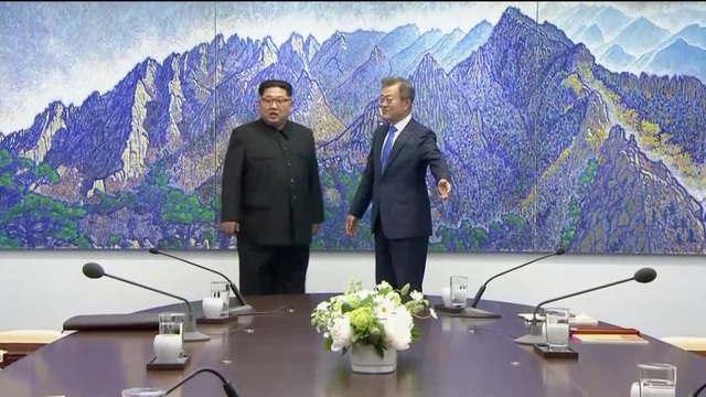 Ông Kim Jong-un: "Tôi muốn viết nên chương mới trong quan hệ liên Triều" - 11 Ông Kim Jong-un: "Tôi muốn viết nên chương mới trong quan hệ liên Triều" - 11