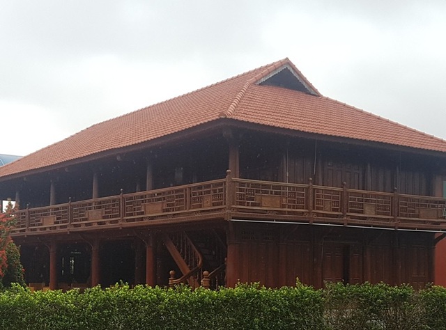 Chiêm ngưỡng làng ẩm thực “độc nhất vô nhị” ở xứ Thanh - 11
Qua tìm hiểu được biết, làng ẩm thực này được xây dựng trong khuôn viên khu đất thuê để làm trang trại kinh tế tổng hợp cá - lúa.