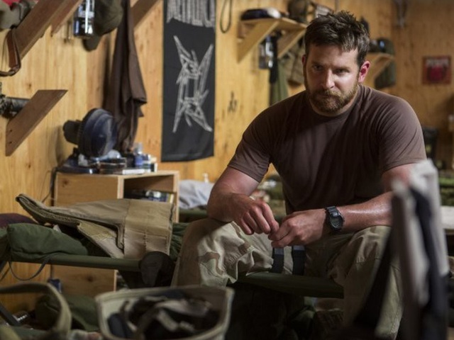Những diễn viên tăng cân “kịch liệt” để nhập vai - 8 Nam diễn viên Bradley Cooper tăng hơn 18kg để đóng “American Sniper” (Lính bắn tỉa Mỹ - 2014)