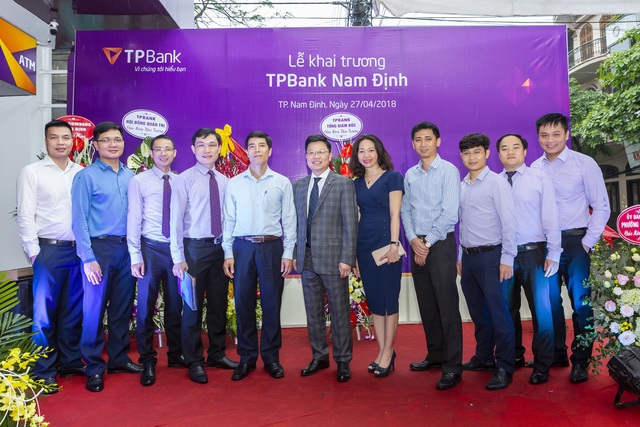 Năm 2018: TPBank dự kiến tăng vốn lên 8.533 tỷ đồng - 1
Quý I/2018, TPBank đã đưa vào hoạt động thành công nhiều điểm giao dịch trên toàn quốc và mới đây là việc khai trương chi nhánh tại số 91 Quang Trung, Phường Quang Trung, TP Nam Định.