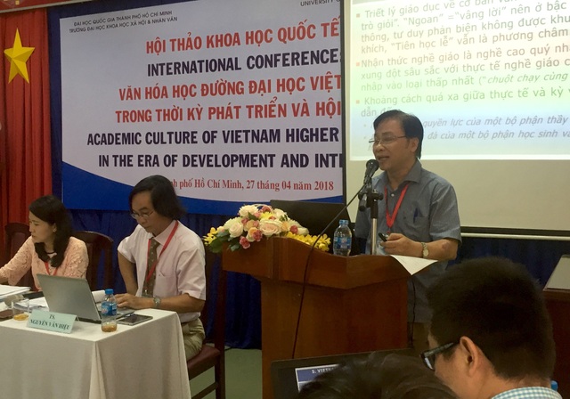 Hiện tượng quái đản trong giáo dục do thầy cô ngộ nhận về quyền lực - 1 GS.TSKH Trần Ngọc Thêm phát biểu tại hội thảo