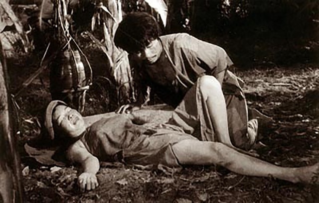 Diễn viên phim “Làng Vũ Đại ngày ấy” sau 36 năm - 9 Cảnh nóng trong phim Làng Vũ Đại ngày ấy cũng là phân đoạn mà đoàn phim mất 7 ngày để thực hiện và cũng là nỗi ám ảnh của các diễn viên