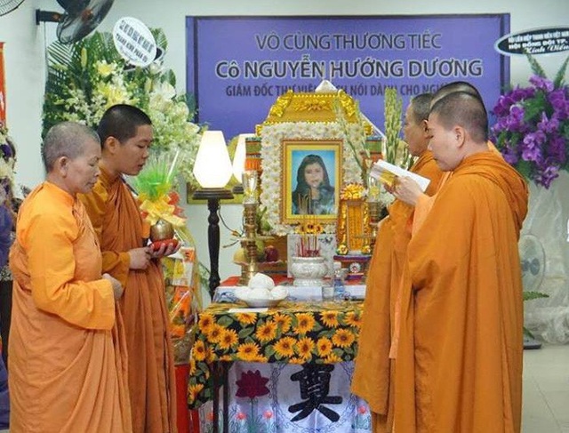 Tiễn biệt "hoa mặt trời" của người khiếm thị - 1 Tiễn biệt "hoa mặt trời" của người khiếm thị - 1