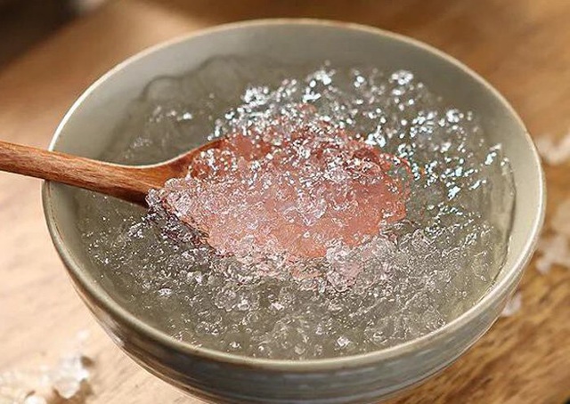 Lùng mua nhựa cây bí ẩn, đồn bổ như yến sào: 10 triệu đồng/kg - 1
Loại nhựa cây tuyết yến bí ẩn đang được giới nhà giàu Việt mua về ăn với giá 10 triệu đồng/kg