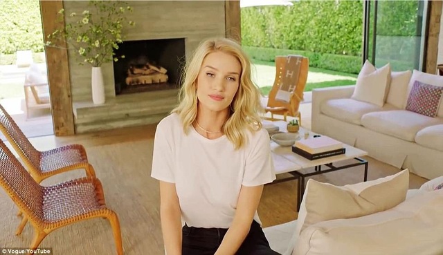 Rosie Huntington-Whiteley lần đầu khoe nhà siêu sang - 1
Siêu mẫu Rosie Huntington-Whiteley chia sẻ những hình ảnh về ngôi nhà của cô với tạp chí Vogue