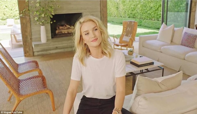 Rosie Huntington-Whiteley lần đầu khoe nhà siêu sang - 3
Ngôi nhà trị giá gần 13 triệu USD và được xây từ thập niên 80
