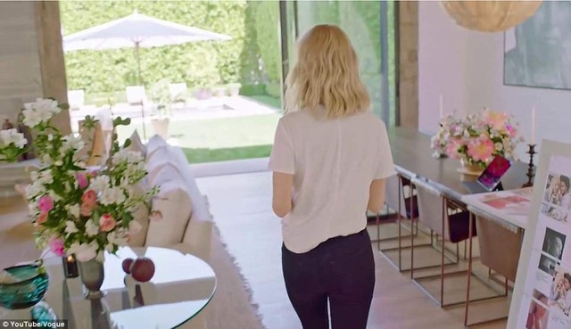 Rosie Huntington-Whiteley lần đầu khoe nhà siêu sang - 8
Chân dài xinh đẹp yêu cuộc sống đơn giản nơi này