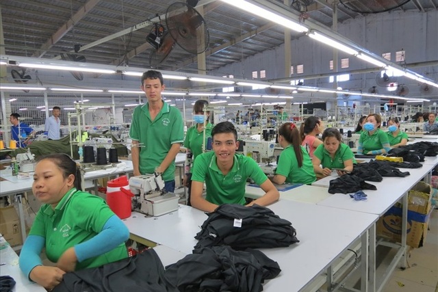 Công nhân 40 tuổi đã bị cho… về hưu, tăng tuổi hưu nữa thì thế nào? - 1
Không nên tăng tuổi hưu đối với lực lượng công nhân trực tiếp sản xuất - Ảnh: L.T