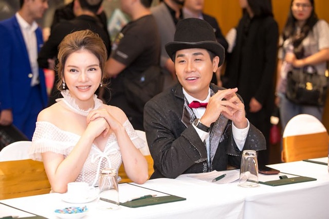 Lý Nhã Kỳ: “Tôi vốn là người cứng đầu” - 2 Lý Nhã Kỳ nói, cô có số thị phi. Vì thế, có ngồi một chỗ vẫn xuất hiện thông tin thất thiệt...