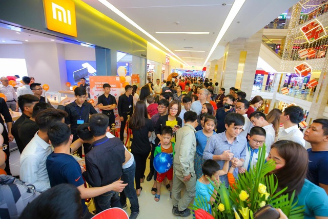 Khai trương 3 Vincom tại Thanh Hóa, Lâm Đồng và Long An - 4
Sự kiện khai trương Vincom tại Thanh Hóa, Lâm Đồng và Long An thu hút hàng nghìn khách hàng đến mua sắm vui chơi