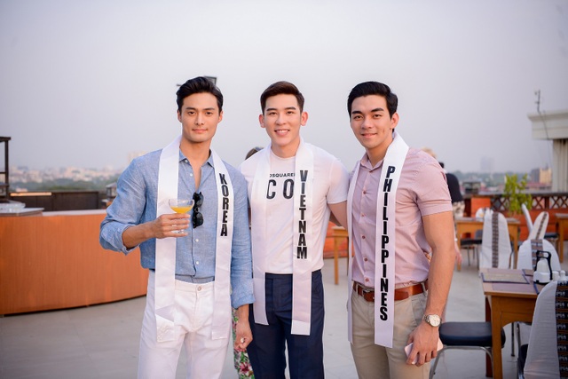 Minh Trung tự nhận mình yếu thế hơn các thí sinh Mr International 2018 - 2 Minh Trung và các thí sinh tham gia các hoạt động International 2018.
