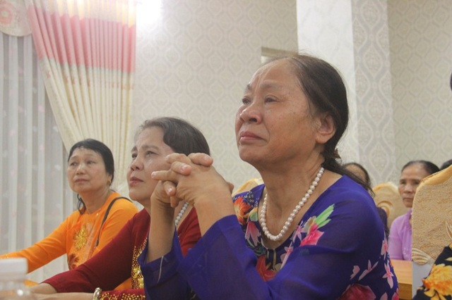 Cuộc gặp mặt xúc động của những cựu giáo viên đi B tại Quảng Trị - 6 Ánh mắt rưng rưng hồi tưởng lại những gian khổ trong quá khứ