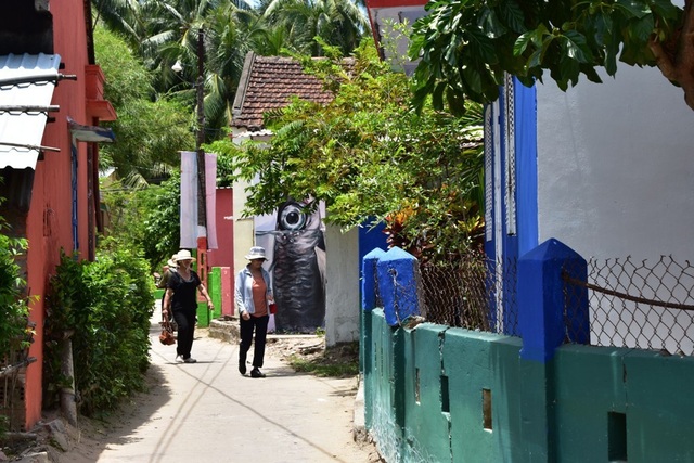 “Check-in” xã đảo Tam Hải dịp nghỉ lễ - 8 Lối vào làng bích họa Tam Hải