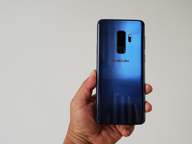 Galaxy S9+ màu xanh san hô chính thức lên kệ - 11 Một tính năng cũng thu hút trên camera này đó là khả năng quay siêu chậm Super Slow Mo, cho phép người dùng thu được những thước phim siêu chậm ở 960 khung hình/ giây.