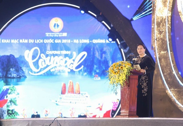 Rực rỡ sắc màu lễ Khai mạc “Năm Du lịch quốc gia 2018 - Hạ Long, Quảng Ninh” - 1 Bà Nguyễn Thị Kim Ngân, Ủy viên Bộ Chính trị, Chủ tịch Quốc hội phát biểu chỉ đạo tại buổi lễ (ảnh QTV)