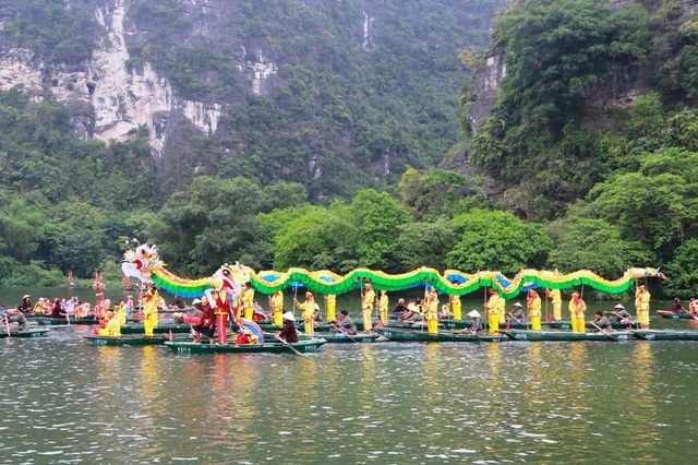 Thủ tướng đánh trống khai hội Tràng An - 3 Nghi lễ rước nước tại lễ hội Tràng An.