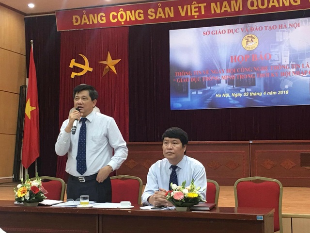 Sở GD&ĐT Hà Nội sẽ tổ chức “Ngày hội CNTT” - 1 Ông Phạm Xuân Tiến, Phó Giám đốc Sở GD&ĐT Hà Nội cung cấp thông tin tại buổi họp báo (Ảnh: N. Hà)