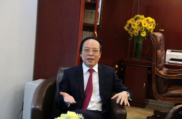 Chủ tịch HĐQT TPBank trả lời Bloomberg: “Vốn hóa TPBank sẽ tăng lên ít nhất 1 tỷ USD sau niêm yết” - 1
Chủ tịch HĐQT TPBank Đỗ Minh Phú nhận định, mức vốn hóa thị trường của TPBank sẽ tăng lên ít nhất 1 tỷ USD trong quý IV/2018, sau khi cổ phiếu được niêm yết trên sàn Hose.