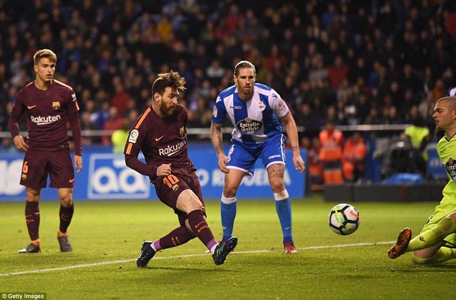 Messi lập hattrick, Barcelona lên ngôi vô địch La Liga - 2
Messi tỏa sáng với cú hattrick vào lưới Deportivo