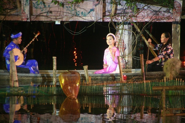 Âm vọng sông Hương - “bài ca” về người dân sông nước xứ Huế - 15 Ngâm khúc ca Huế trên dòng Hương Giang